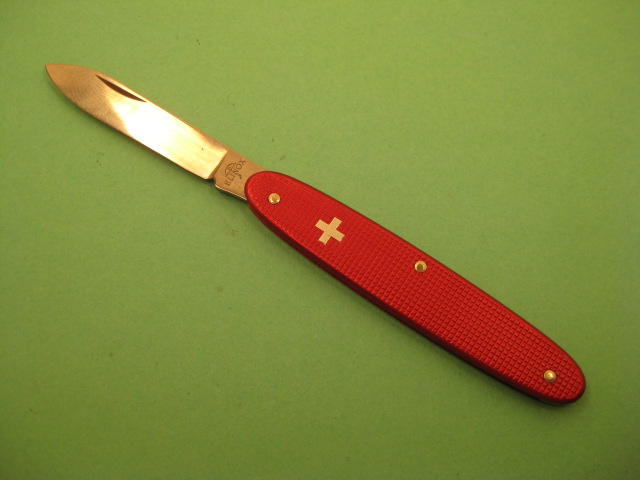 Victorinox Beginner 75mm. Picture by ColoSwiss