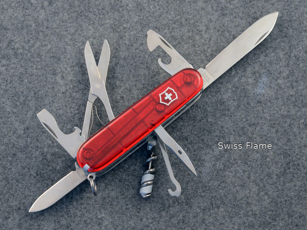 Victorinox SwissFlame. Pictures by jazzbass