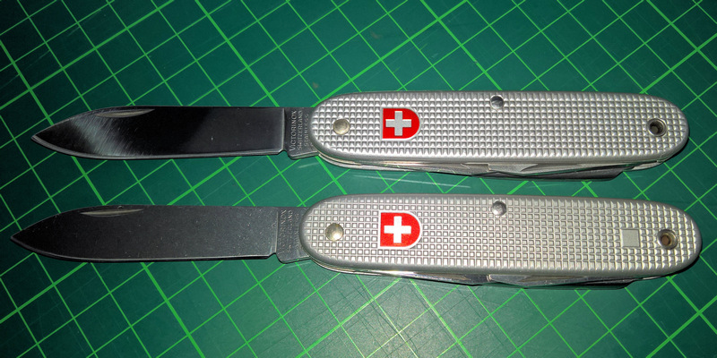 Fig.  15. Model 1961 knives without the WK marks