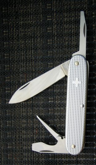 Early Alox model that has a ' Technician's Screwdriver' in place of the regular Can-opener tool.